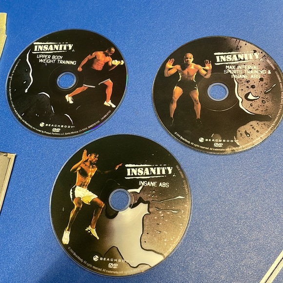 Insanity Workout DVD set - Picture 7 of 7